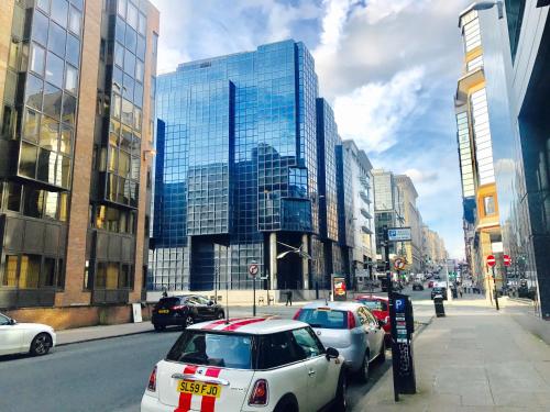 Glasgow Central Station SKYLINE Apartment with Parking (2 bedrooms 2 bathrooms 1 living room-Kitchen) - main image