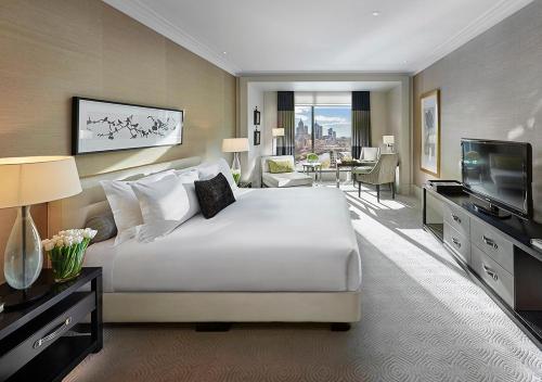 Crown Towers Melbourne – Melbourne, GA