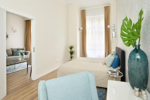 Julia superior apartment in the city center. - image 6