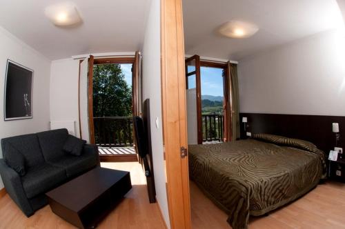 Apartamentos Turisticos Talaimendi - image 7