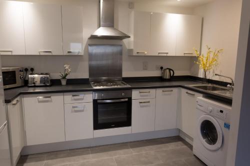 Meridian Apartment Suites - image 10