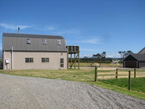 Exterior view, Barberry Hill in Mount Taranaki