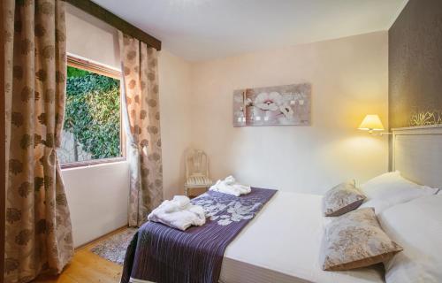 Golden view luxury apartment - image 4