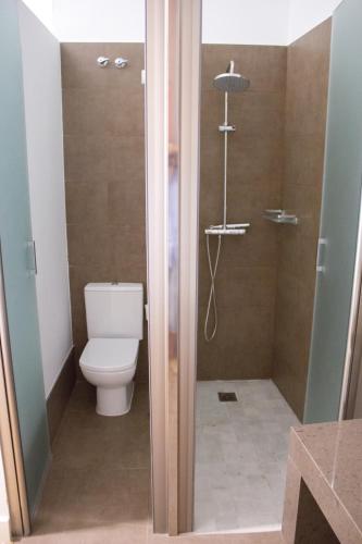2 bedrooms, 5 beds