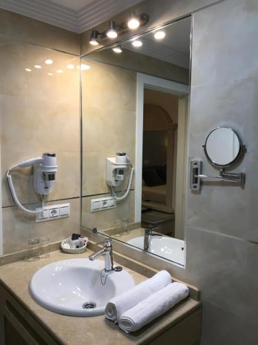 Hotel Plaza Cavana - image 3