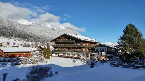 Familien- & Vitalhotel Auenhof in Fulpmes, Österreich