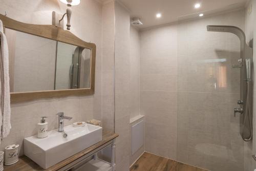 Bathroom, AlmondHouse Suites with Fireplace - ADULTS ONLY in Arachova