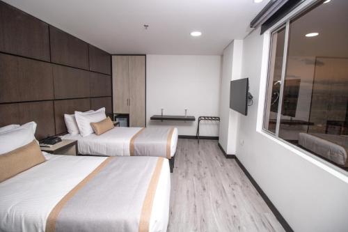 Twin Room image 10