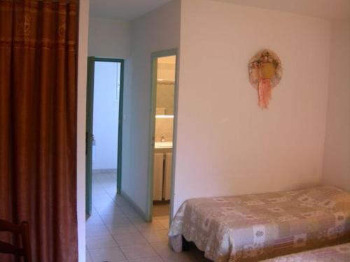 1 double bed, 1 twin bed