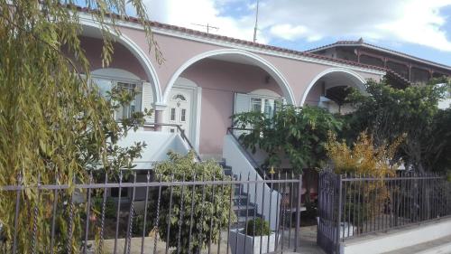  Anna's Friendly Apartment in Brauron