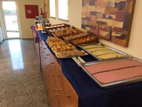 อาหารและเครื่องดื่ม, Hotel Pombeira in กัวดา