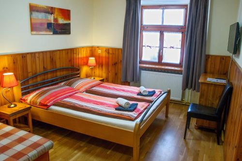 1 queen bed