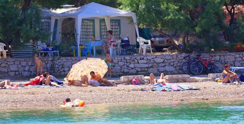 Victoria Mobilehome Jezera Village Holiday Resort Hotel - Deals, Photos &  Reviews
