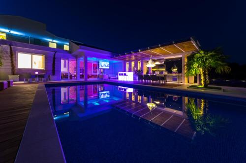 Villa Petra - main image