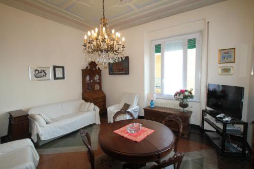  Nanoun House, Pension in Chiavari