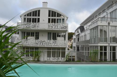 Villa Johanna in Sellin - WG 12 mit Kamin und zwei Balkonen in Ostseebad Sellin, Deutschland