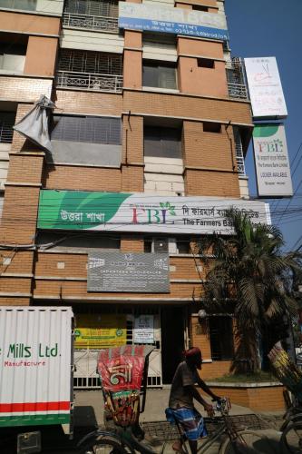 Unterkunft von außen, Japanese lodge hydrangea in Dhaka
