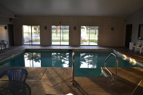 Úszómedence, Sky Lodge Inn & Suites - Delavan in Delavan (Wisconsin)