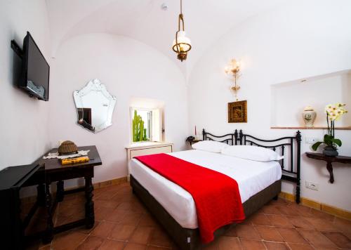 Badia Santa Maria de Olearia Ideally located in the Maiori area, Badia Santa Maria de Olearia promises a relaxing and wonderful visit. The property offers guests a range of services and amenities designed to provide comfort and 