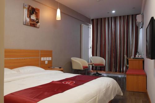 Thank Inn Chain Hotel Shandong Qingdao Development Zone West Jialingjiang Road Thank Inn Chain Hotel Shandong Qingdao Development is perfectly located for both business and leisure guests in Qingdao. Offering a variety of facilities and services, the property provides all you ne