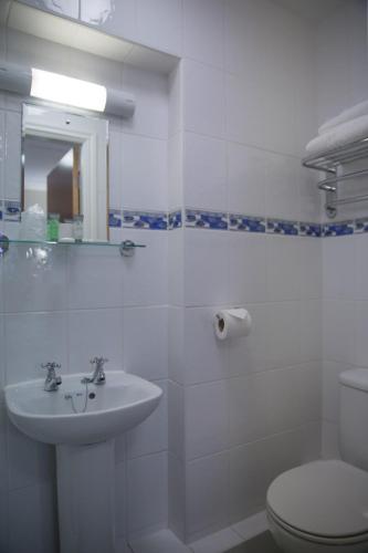 Wycliffe Hotel - image 5