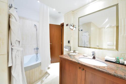 Lux Garden Hotel - image 13