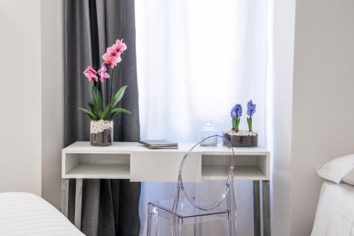 Charming Roma - image 2