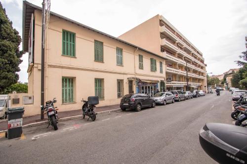 Entrance, Mezzanine Studio near Monaco in Roquebrune-Cap-Martin