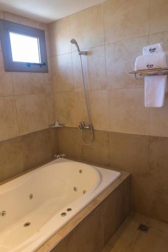 Karstais baseins, Boer Hotel By Kube in Deán Funes