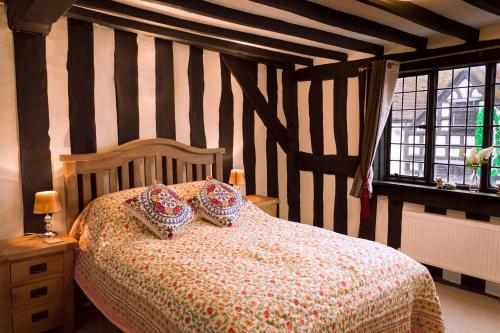 The Three Gables - image 14
