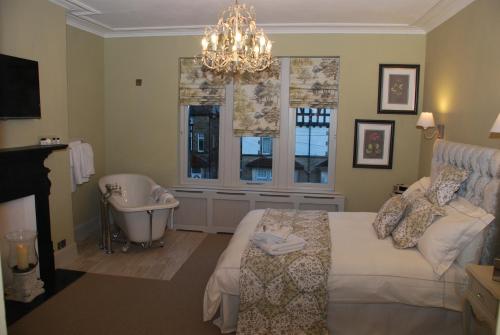 Springdale Guest House Room Type - Deluxe King Room