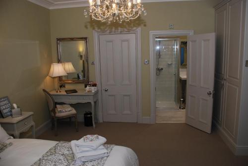 Springdale Guest House - image 5