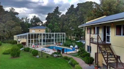 Las Lomas Suites & Spa in 查斯哥穆斯