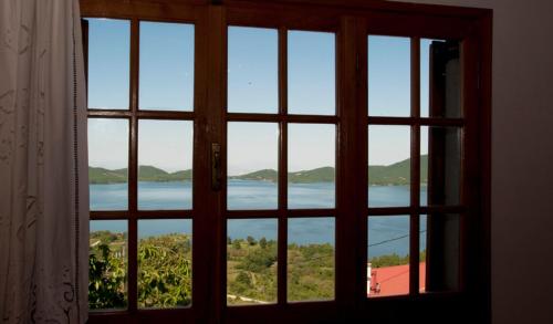 전망, To Balkoni tis Limnis Plastira in 네오초리온