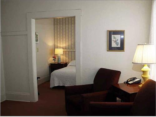 Hotel Coolidge Hotel Coolidge is a popular choice amongst travelers in White River Junction (VT), whether exploring or just passing through. Both business travelers and tourists can enjoy the hotels facilities and 