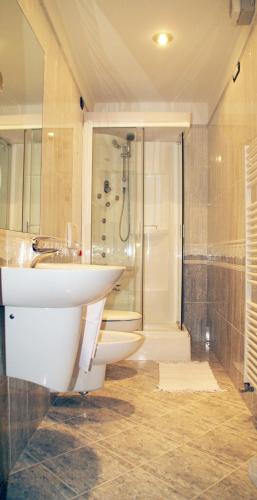 Hotel Villa Adele - image 2