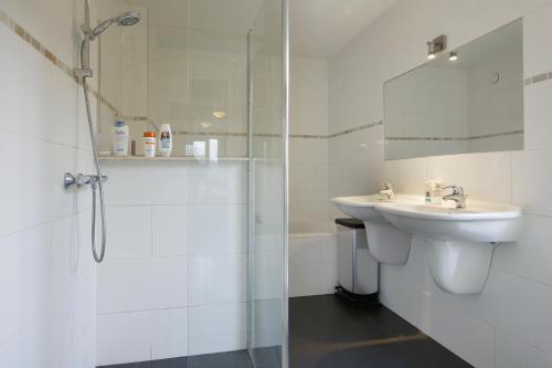 Johan's B&B - Since 2014 roofterrace and cheap parking, Amsterdam (photo 8)