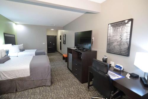 Best Western Plus Bay City Inn & Suites