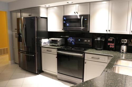 ห้องครัว, Paradise in the Sun in ทาร์ปอน สปริงส์ (เอฟแอล)