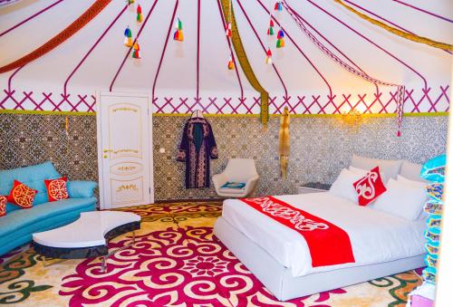 Hotel & Fitness Center MANDARIN in أكتاو