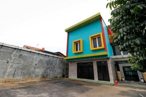 Photo - RedDoorz Plus near Halim Perdanakusuma 2