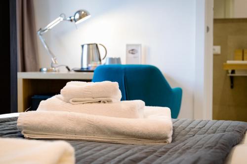 Deluxe Room image 7