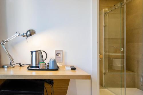 Deluxe Room image 3