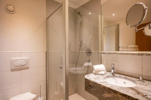 Hotel-Pension Rotspitz - main image