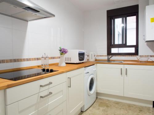 Apartamentos Turísticos Duque de Hornachuelos - image 9