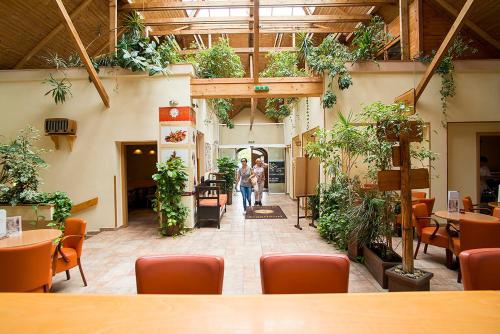 Bar/lounge, Gastland M0 Hotel és Konferenciaközpont in Szigetszentmiklos