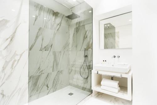 The Shire Hotel - image 10