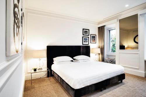 The Shire Hotel - image 5