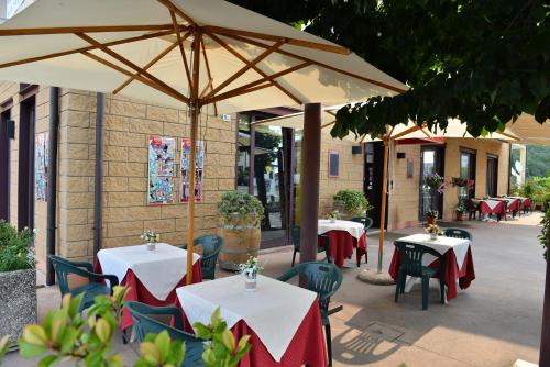 Entrance, Locanda Corte Girlanda in Bassone