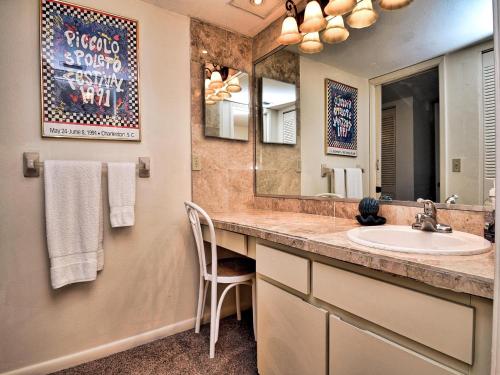 Surfside Condos 204 - image 3